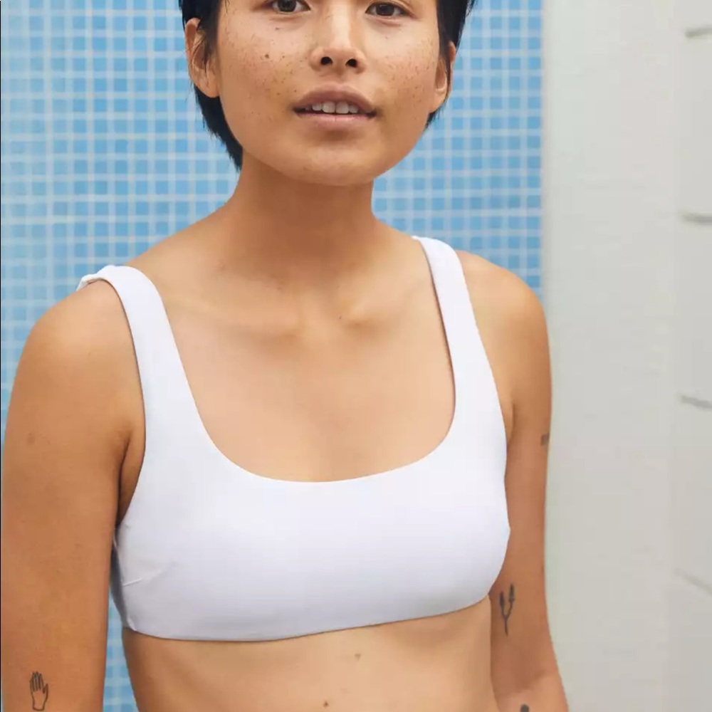 Aerie • White Scoop Bikini Top